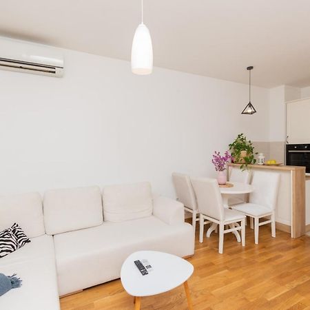 Lux City Apartment With Parking Подгорица Экстерьер фото