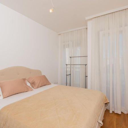 Lux City Apartment With Parking Подгорица Экстерьер фото