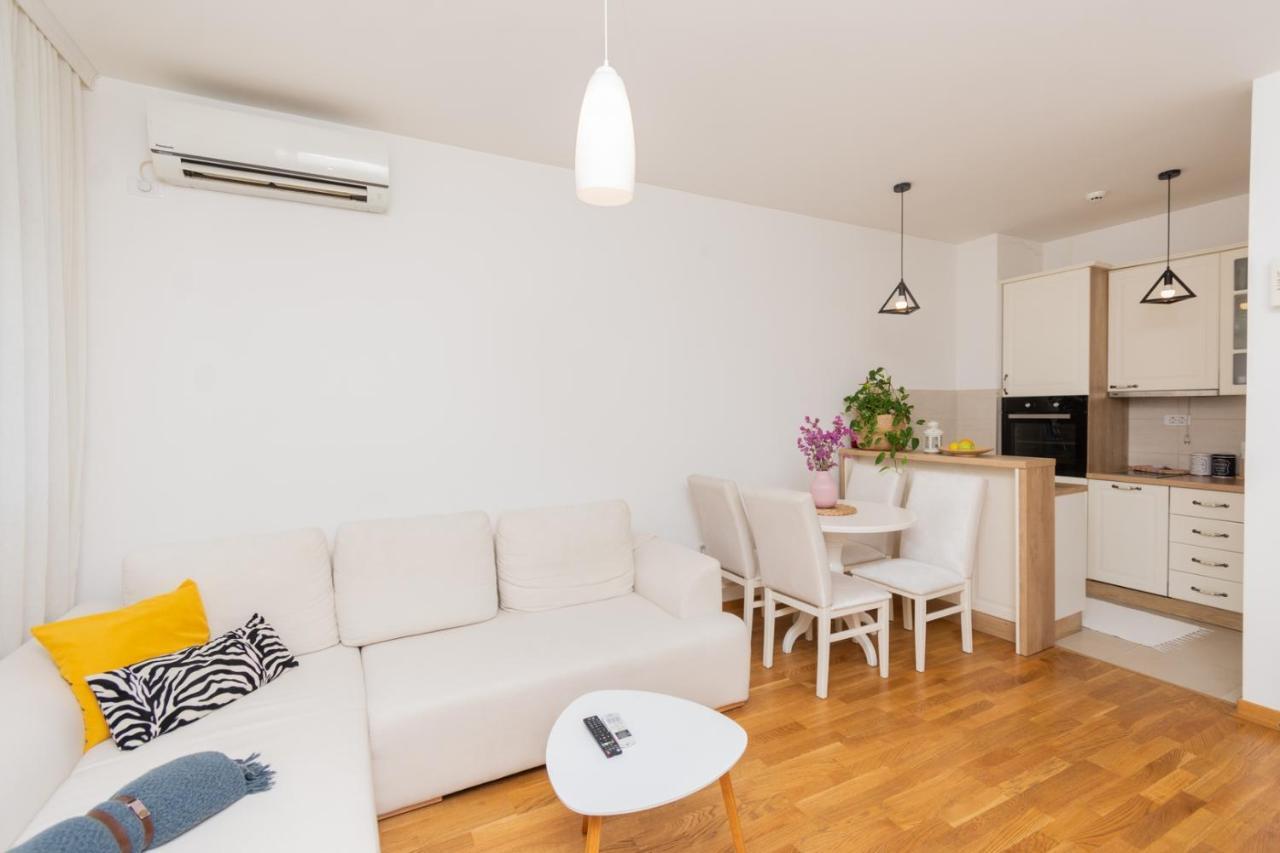 Lux City Apartment With Parking Подгорица Экстерьер фото